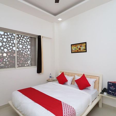Oyo 13406 Hotel Golden Leaf Bareli Zewnętrze zdjęcie