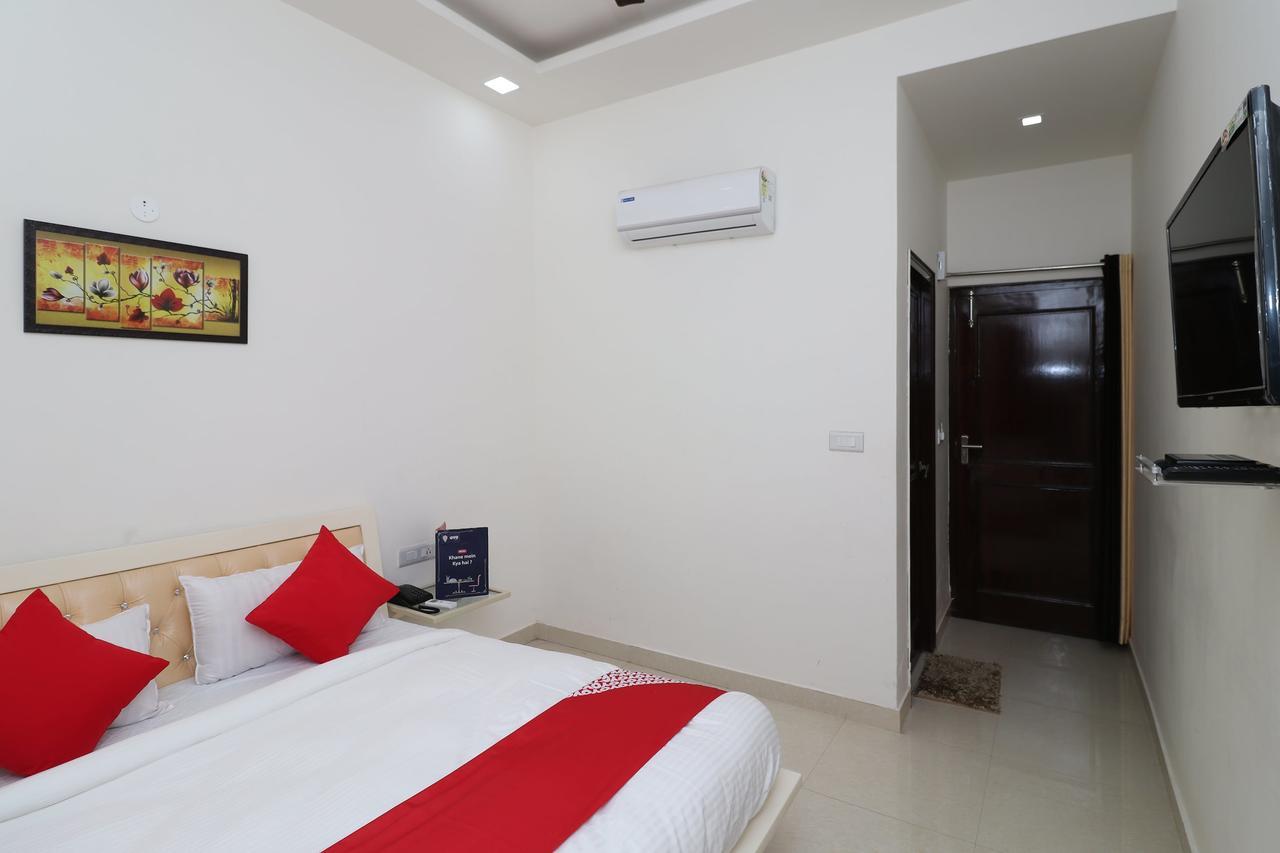 Oyo 13406 Hotel Golden Leaf Bareli Zewnętrze zdjęcie