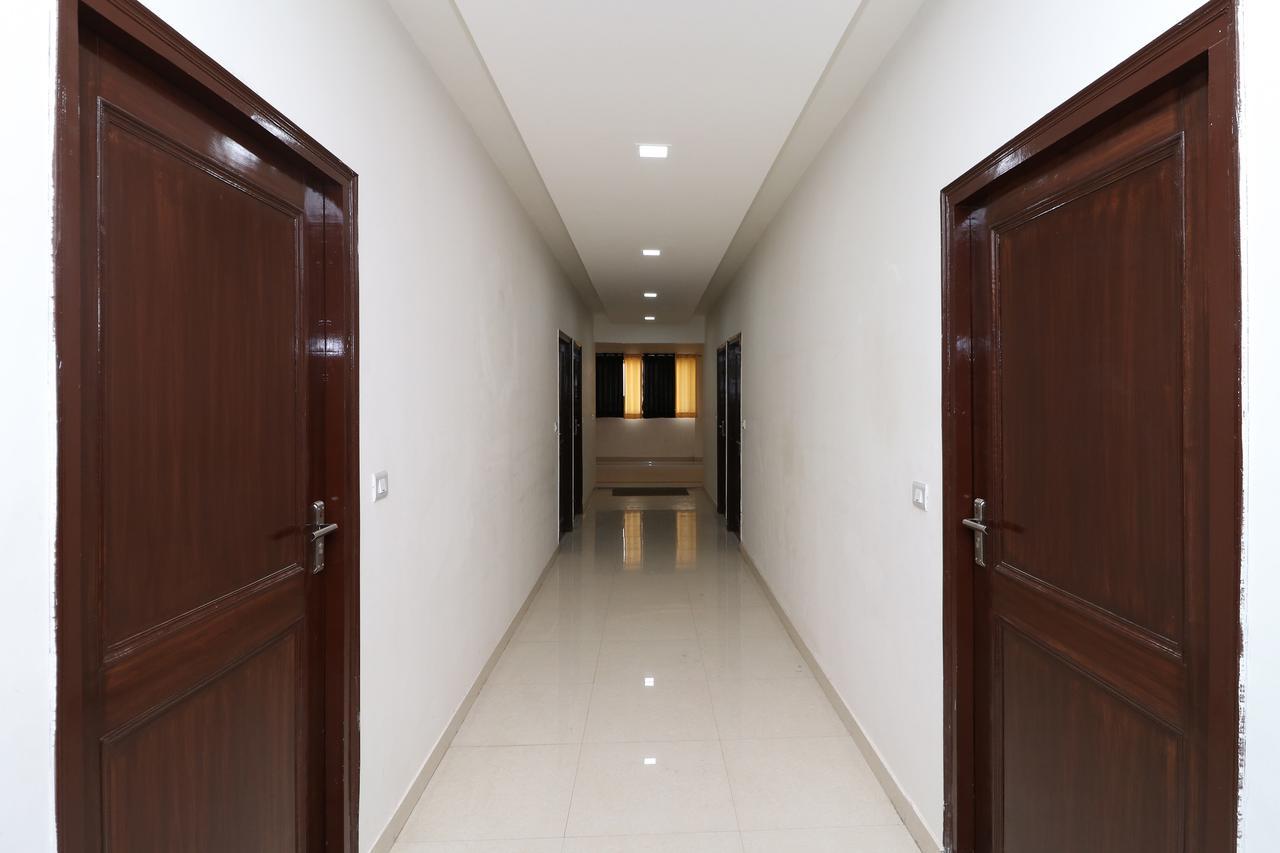 Oyo 13406 Hotel Golden Leaf Bareli Zewnętrze zdjęcie